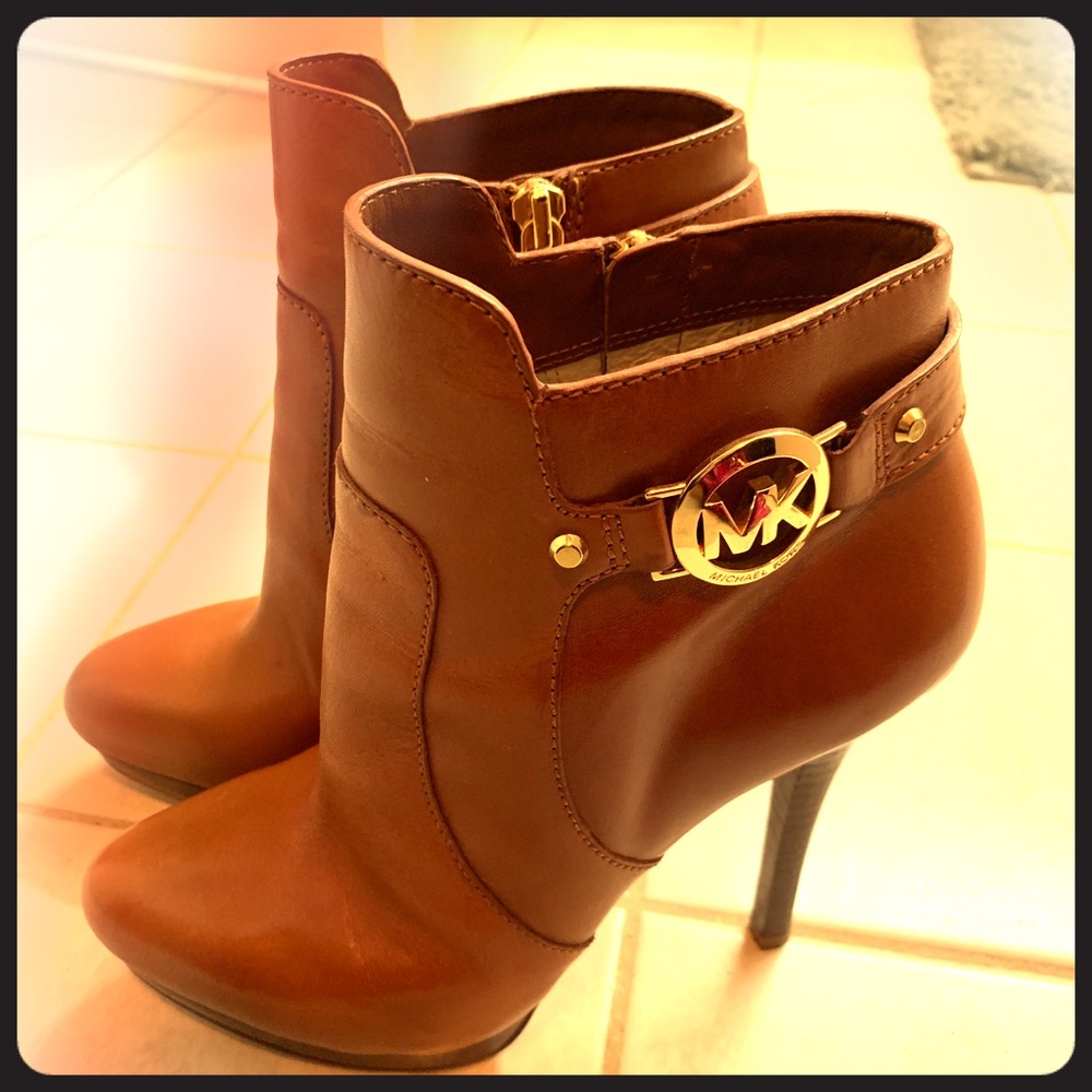 Michael Kors Brown Leather Bootie size 8